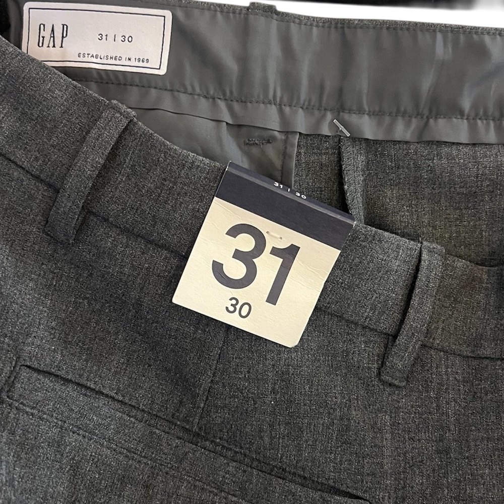 NEW Gap Men's 365 Relaxed Pleated Trousers Charcoal Heather Grey 31/30 - Picture 8 of 8